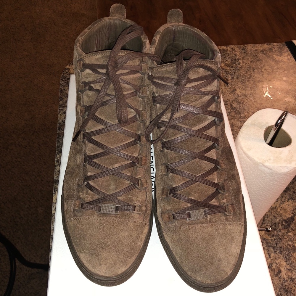 Chocolate suede Balenciagas | Best offer |